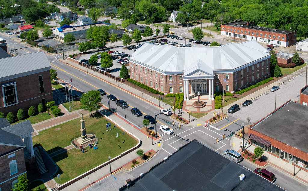 Visit the Lancaster County Historical Courthouse and Museum