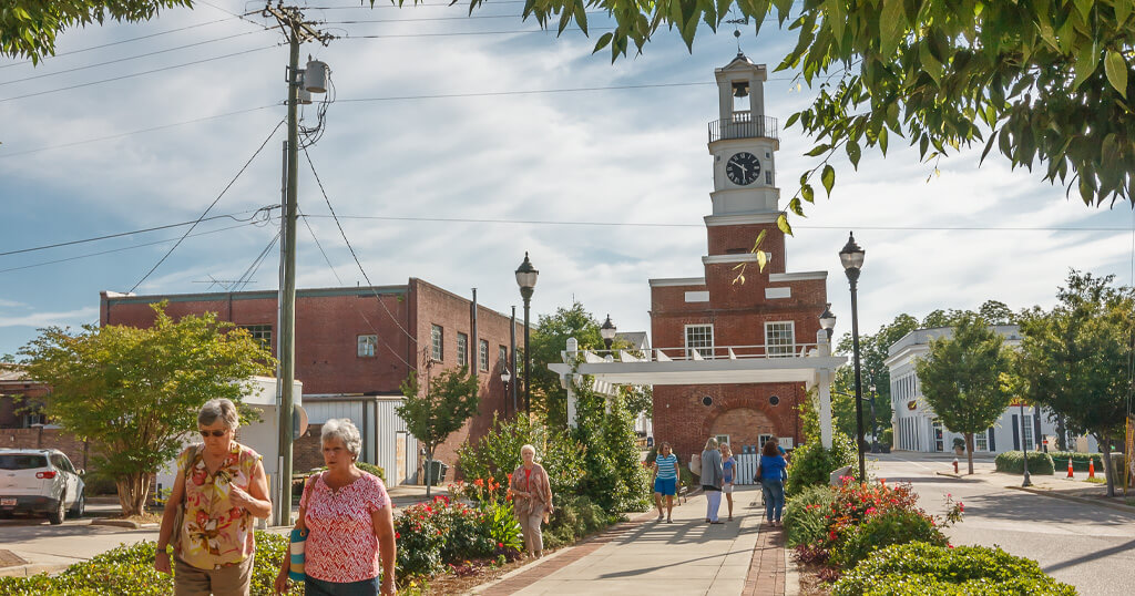 Downtown Winnsboro people walking